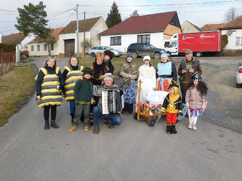 Masopustní průvod prošel Starým Petřínem, Novým Petřínem a Jazovicemi po čtrnácté.