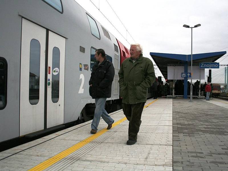 12. listopadu 2009 přijel do Znojma historicky první elektrický vlak.