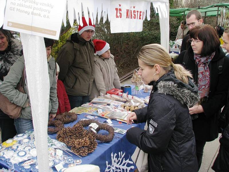 Vánoční jarmark a mikulášský program v Moravském Krumlově.