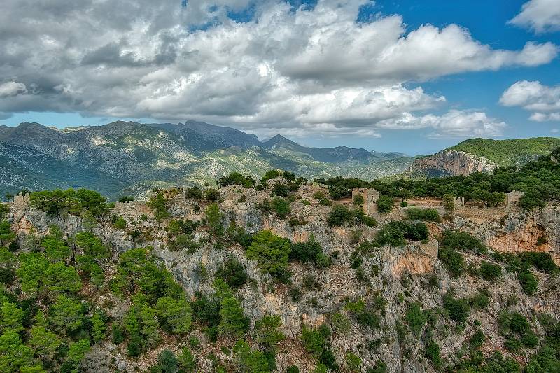 Z cest po Mallorce. Zřícenina Castell d'Alaró a okolí.