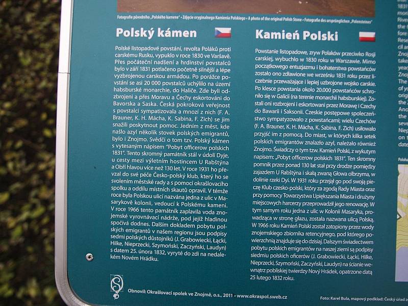 Ze sobotního slavnostního odhalení Polského kamene ve Znojmě.