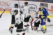 Hokejoví Orli Znojmo (v bílém) nastoupili v 15. kole Chance ligy proti Přerovu.