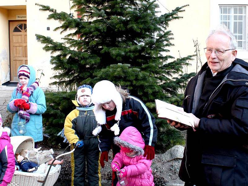 Na Hradišti se symbolicky rozloučili s Vánoci.