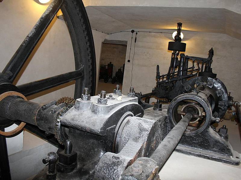 Znojemské Muzeum motorismu se pyšní dalším kouskem. Je jím parní stroj z roku 1903.