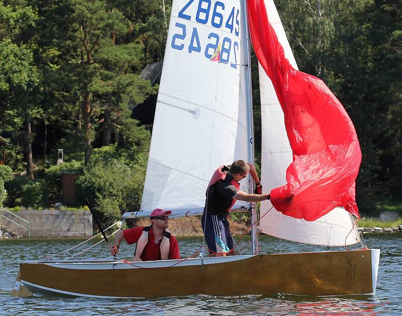 Na jezeře vranovské přehrady se jel o víkendu jachtařský Moravia Cup.