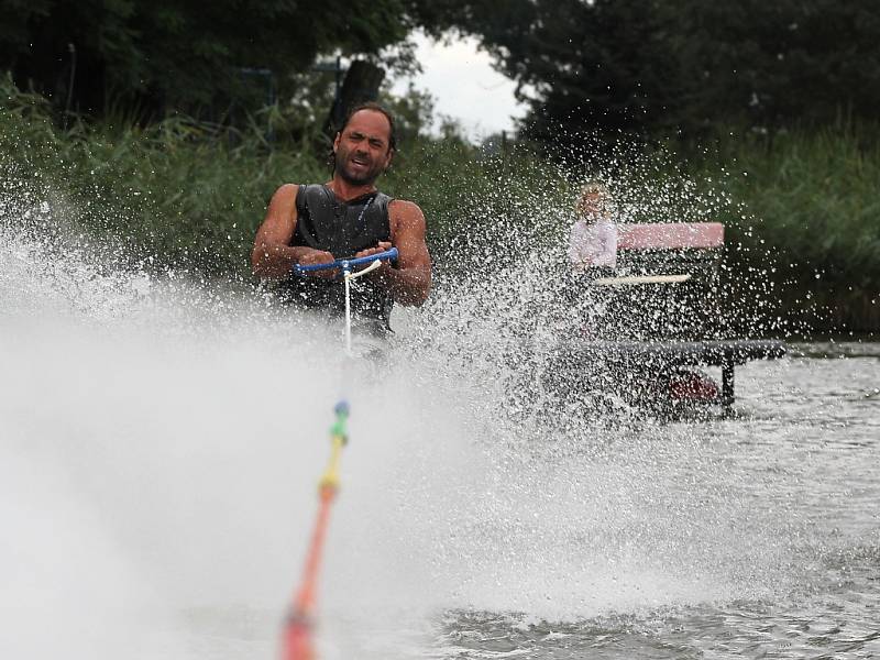 První ročník závodu ve slalomu na vodních lyžích Moravian Slalom Trophy 2012 se konal o víkendu na rybníku v Oleksovicích. 