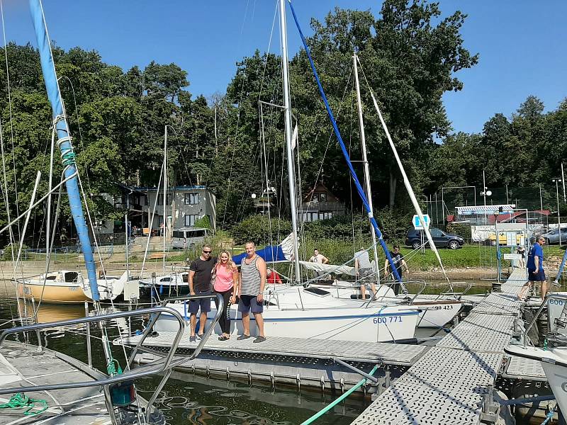 Yachtaři z Yacht klubu Vranovská přehrada bojují s nařízením, které jim nedovoluje používat motory na malých lodích.