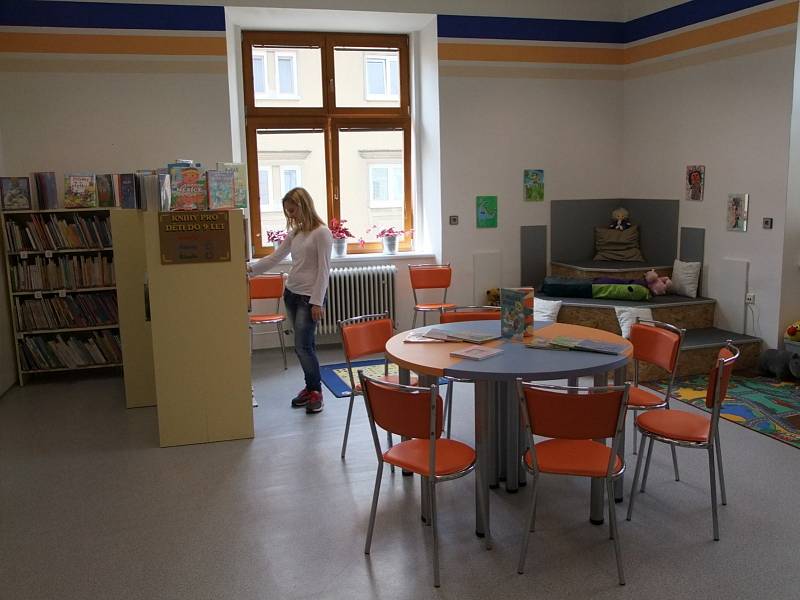 Nově opravené prostory knihovny v Moravském Krumlově. 