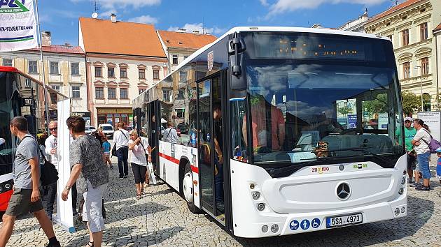 Nové autobusy budou obyvatele Znojma vozit od nového roku.