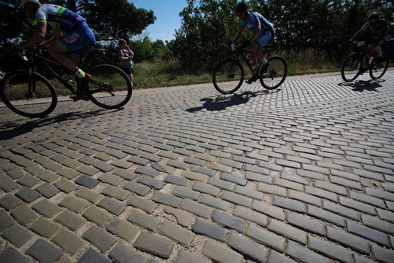 Vinařská 50 přilákala v sobotu do Šatova na 1200 cyklistů.