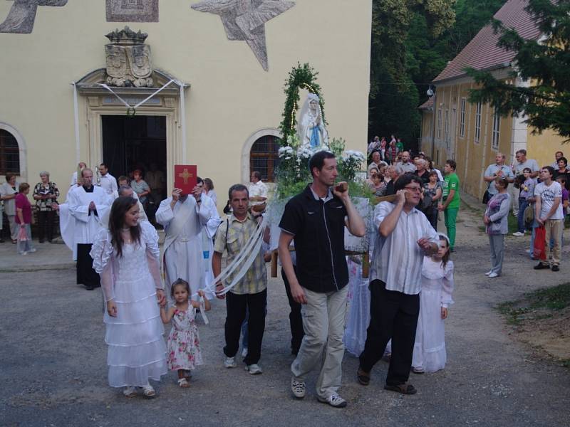 Slavností poutní bohoslužbu navečer sloužil novoříšský opat Marian Rudolf Kosík.