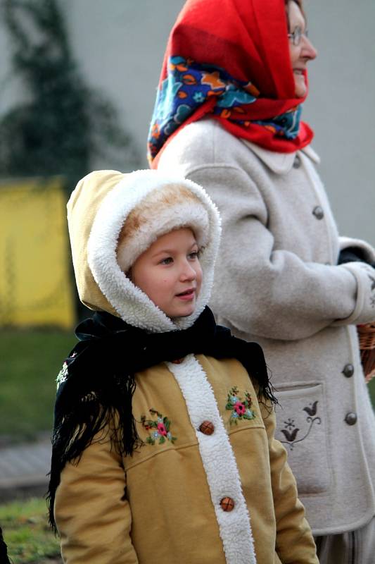 Tři králové společně s hotaři obcházeli vinné sklepy v Novém Šaldorfu.