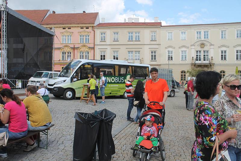 Festival vín VOC Znojmo i letos zaplnil celé Horní náměstí.