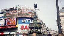 Ve stopách filmařů za příběhem Harry Pottera. Ve filmech si zahrálo i slavné náměstí Piccadilly Circus.