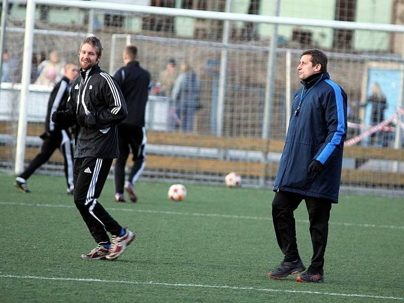 Nový trenér FC Moravský Krumlov Bohumil Smrček (vpravo) dříve trénoval i prvoligovou Zbrojovku Brno či druholigové Znojmo.