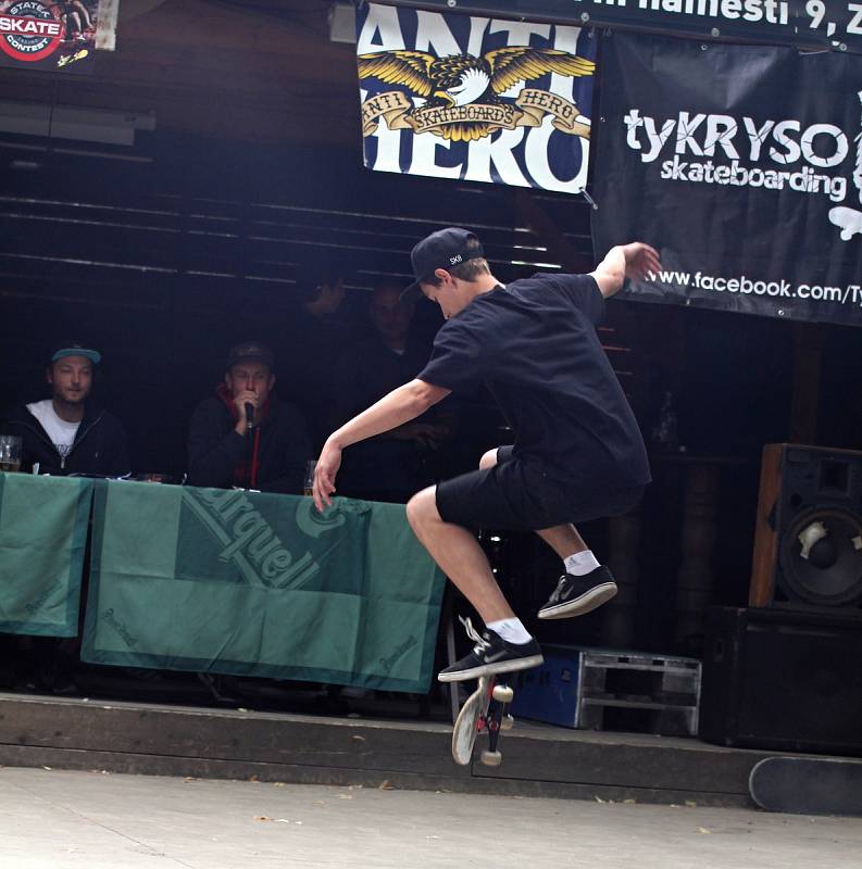 Šestý ročník skateboardových závodů se koná tradičně na zahrádce znojemské pivnice Na Statku.