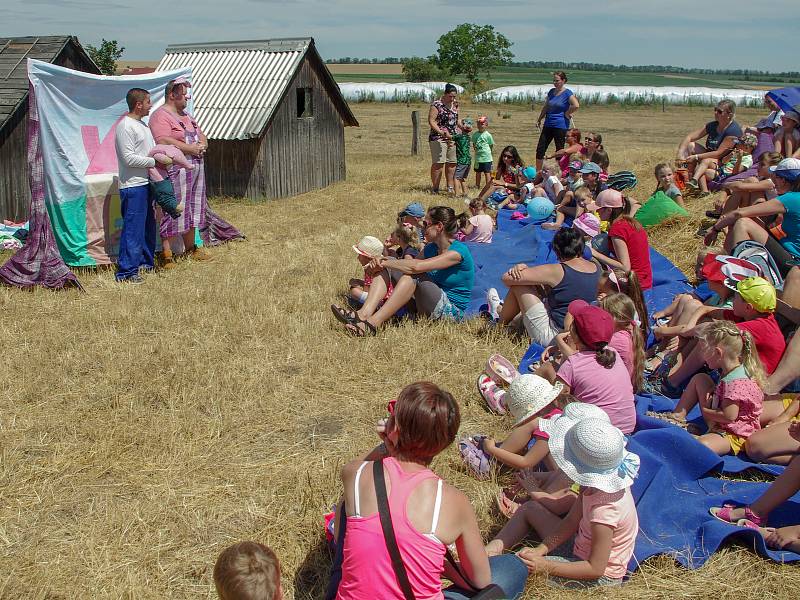 Farma Klíč otevřela své dveře. V horkém sobotním dni se na hospodářství, malý farmářský trh a hry  pro děti přišlo podívat přes čtyři tisíce lidí