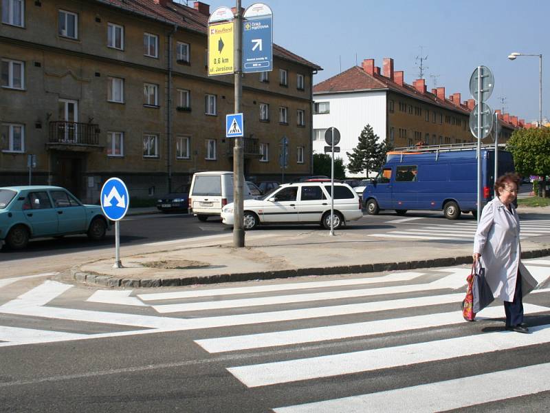 Kdo z koho? Všední dopoledne na jedné znojemské ulici.