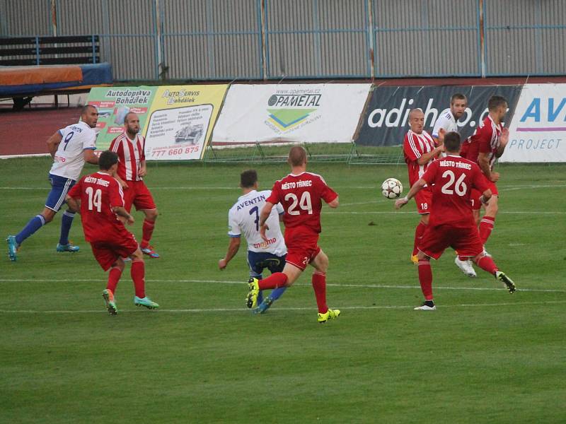 Znojemští fotbalisté v zápase FNL proti Třinci. Ilustrační foto.