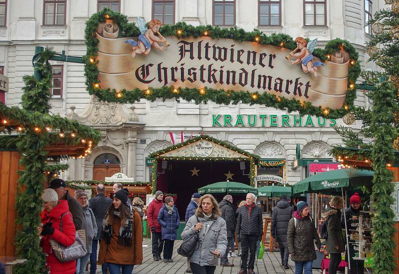 Obrazová vzpomínka na tradiční adventní trhy ve Vídni