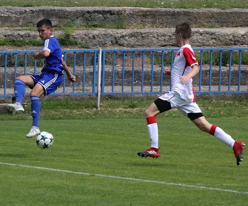 V Moravskoslezské lize staršího dorostu remizovalo 1.SC Znojmo FK - SK Hanácká Slavia Kroměříž 0:0 a sestoupilo do nižší soutěže.