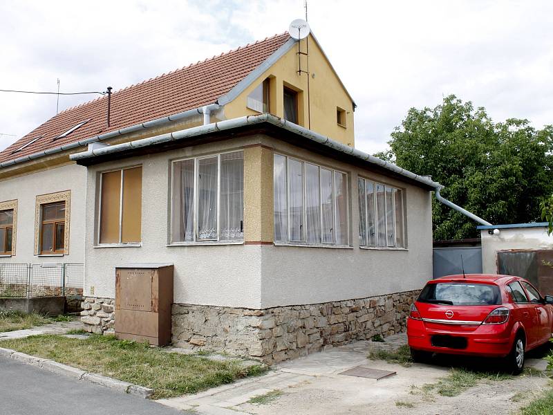Dům v klidné části znojemské městské části Přímětice, ve kterém se v pondělí 13. července stala vražda.