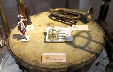 Znojemský deník | Muzeum vystavuje historické hudební nástroje | fotogalerie