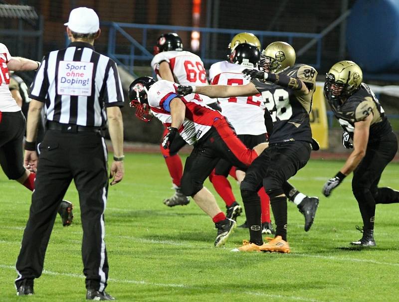 Znojemští američtí fotbalisté Znojmo Knights přehráli rakouský Weinviertel Spartans 48:9.