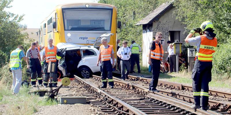 V pátek 18. srpna vjela u železniční stanice Olbramkostel na Znojemsku na železniční přejezd Octavia v době, kdy tudy projížděl motorový vlak. Při srážce zemřeli dva lidé, dítě ve vážném stavu transportovali záchranáři vrtulníkem do Brna.