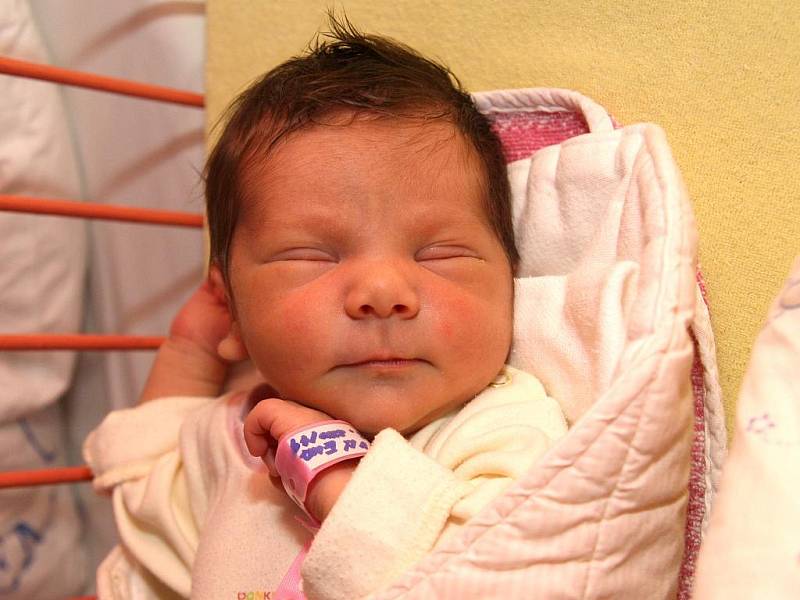 Ema Kaira Hrabinová, 47cm, 2700g, 3.6.2011, Znojmo