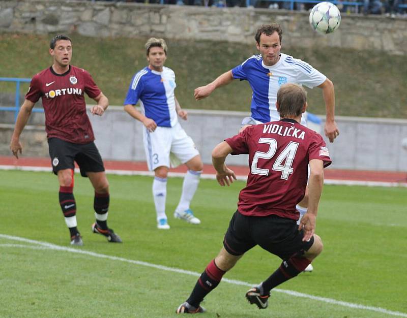 Znojemští fotbalisté v utkání s pražskou Spartou.