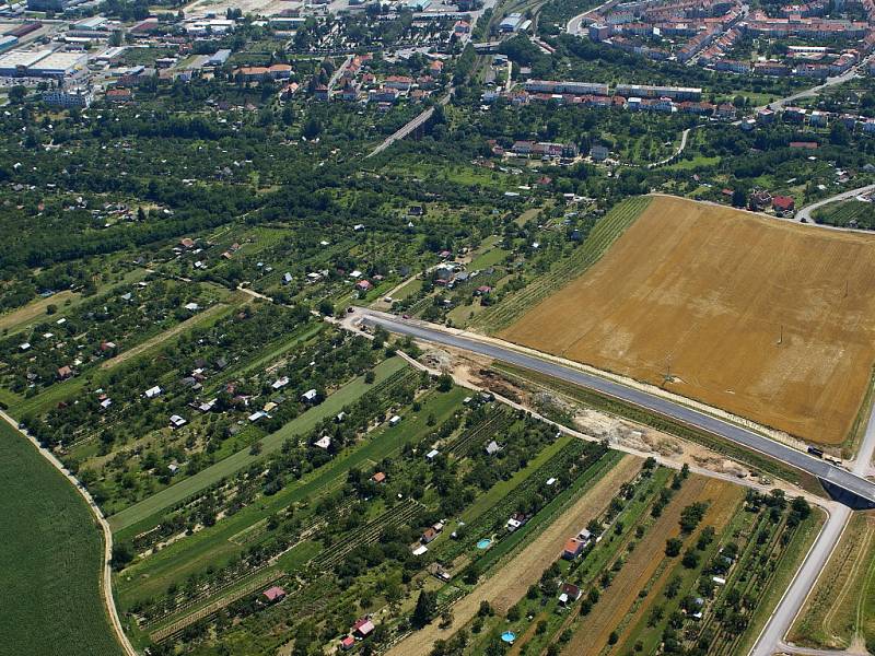 Letecké snímky zablokované stavby znojemského obchvatu