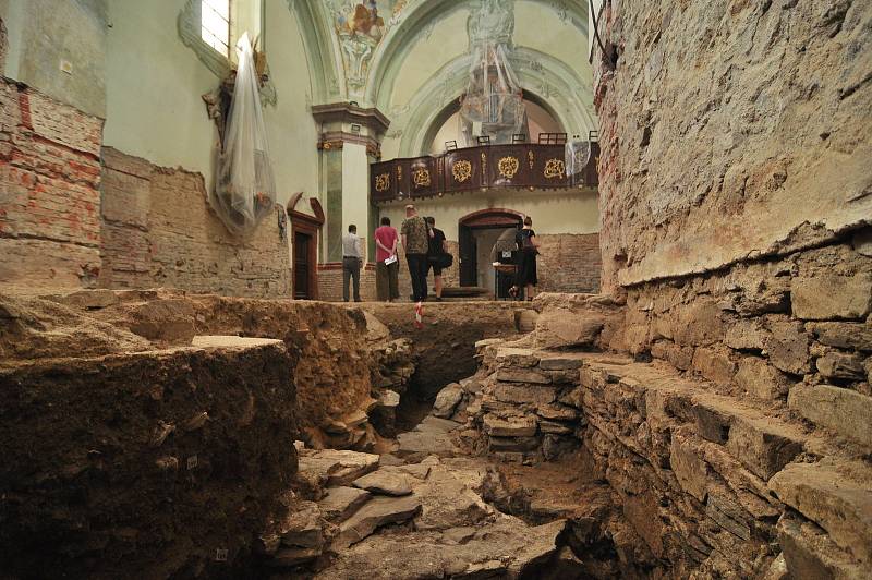 Rotunda z poloviny jedenáctého století. To je nejvýznamnější nález archeologů v kostele sv. Hippolyta na Hradišti ve Znojmě. Svými rozměry ji nepředčí žádná rotunda na Moravě ani v republice.