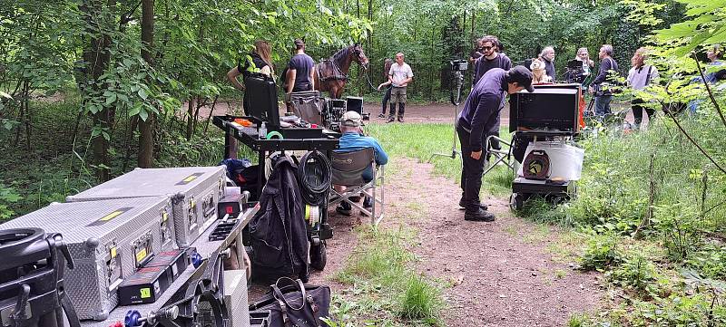 Režisérka s českými kořeny Tereza Kotyk natáčí na jižní Moravě celovečerní film Dům v lukách. Nejvíc v Jaroslavicích na Znojemsku