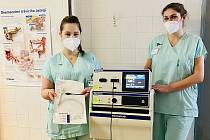 Za milionovou dotaci od města pořídila Nemocnice Znojmo nový přístroj na endoskopii.