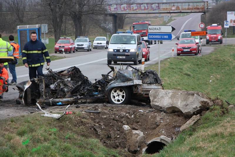 Havárie na silnici I/53 si vyžádala v neděli časně ráno hned čtyři lidské životy. 