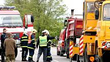 Havárie  tahače s bagrem u dobšického viaduktu