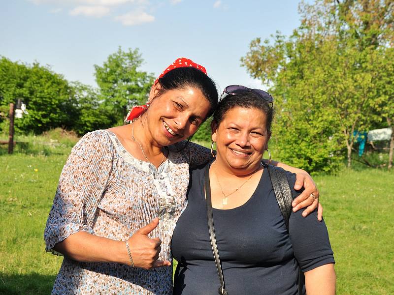 Zhruba dvacítka romských dětí a většinou žen z Ukrajiny v Havraníkách zůstane. Zástupce kraje se dohodl s obcí na opatřeních, která mají zmírnit vzájemné obavy obyvatel a uprchlíků.