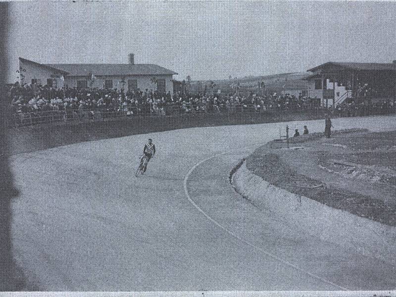 Znojemský velodrom, okolo 1896