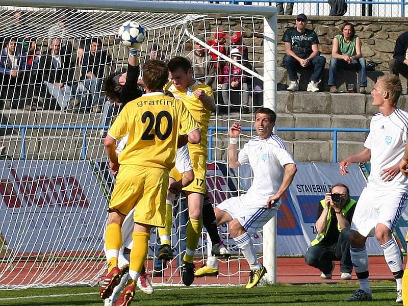 Fotbalisté Znojma dokázali senzačně porazit ambiciózní Vlašim 3:0.