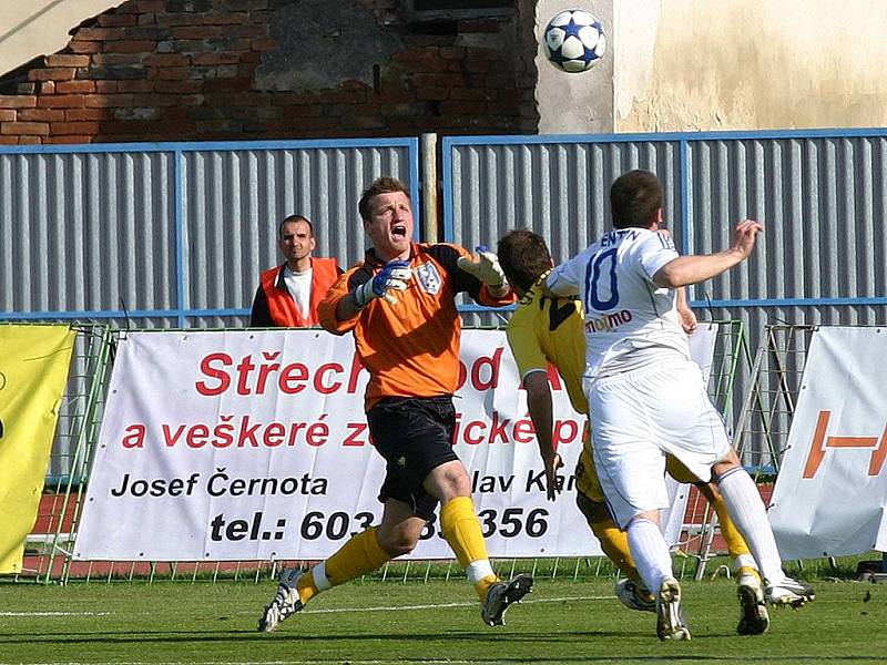 Fotbalisté Znojma dokázali senzačně porazit ambiciózní Vlašim 3:0.