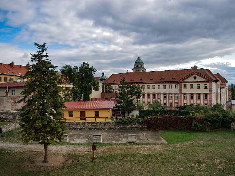 Někdejší kapucínský klášter ve Znojmě.