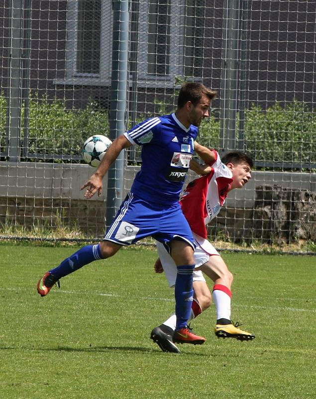 V Moravskoslezské lize staršího dorostu remizovalo 1.SC Znojmo FK - SK Hanácká Slavia Kroměříž 0:0 a sestoupilo do nižší soutěže.