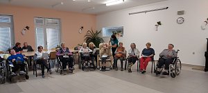 Koledy si zazpívali také klienti znojemského Domova pro seniory.