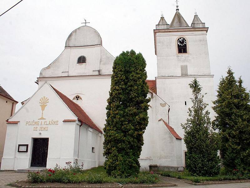 Kostela svatého Jiljí na náměstí v Prosiměřicích.