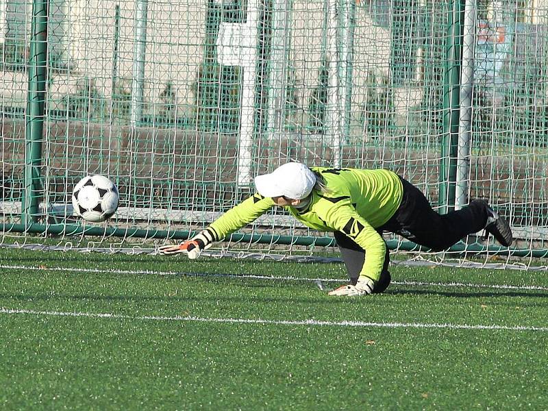 Fotbalistky Jevišovic a Tasovic si užily silvestrovský zápas.