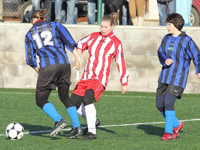 Fotbalistky Jevišovic a Tasovic si užily silvestrovský zápas.