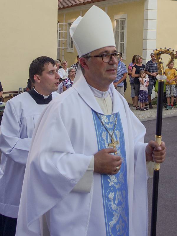 První červencovou sobotu slaví věřící v Hlubokých Mašůvkách tradičně hlavní pouť. Slavnostní poutní mši sloužil strahovský opat  Daniel Janáček.