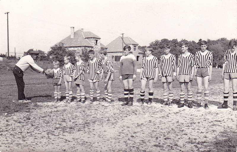 Jevišovickým fotbalem prošly stovky fotbalistů. Nyní je zde moderní hřiště, které využívají nejen místní sportovci. 