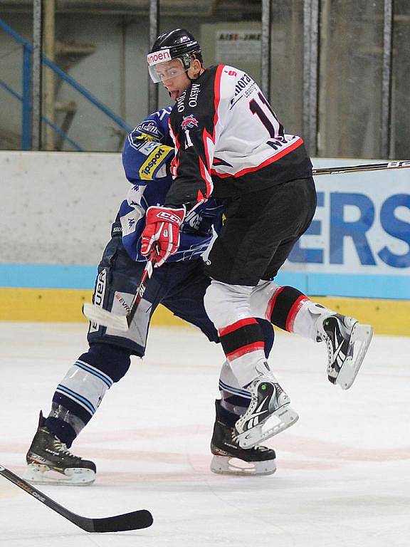 Mladí znojemští hokejisté zvítězili v šestém kole na domácím ledě nad Vítkovicemi 5:3.
